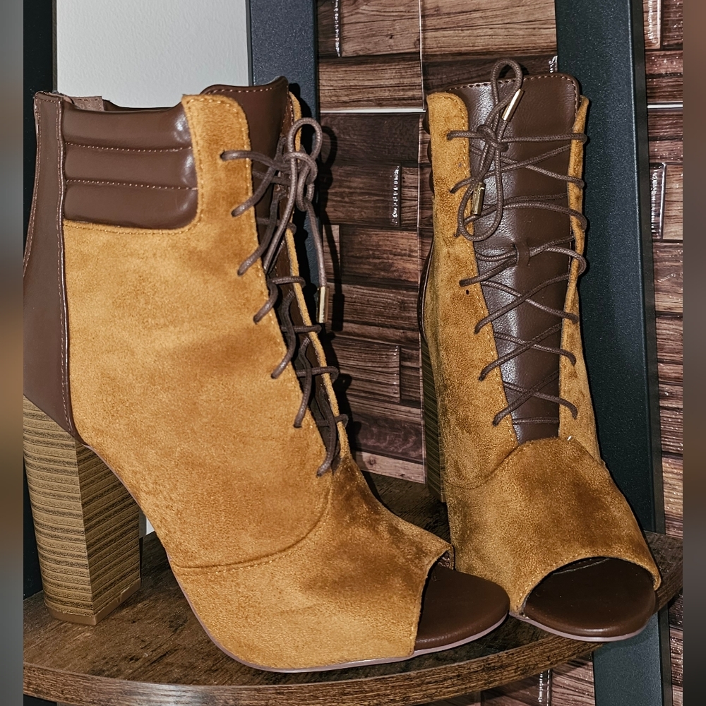 New without box 4 1/2 inch peep toe construction boots